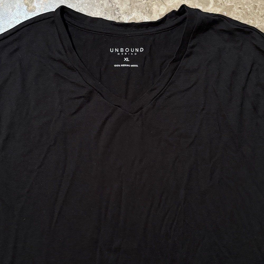Unbound Merino Shirt Mens XL Black Short Sleeve V Neck 100% Merino Wool Travel